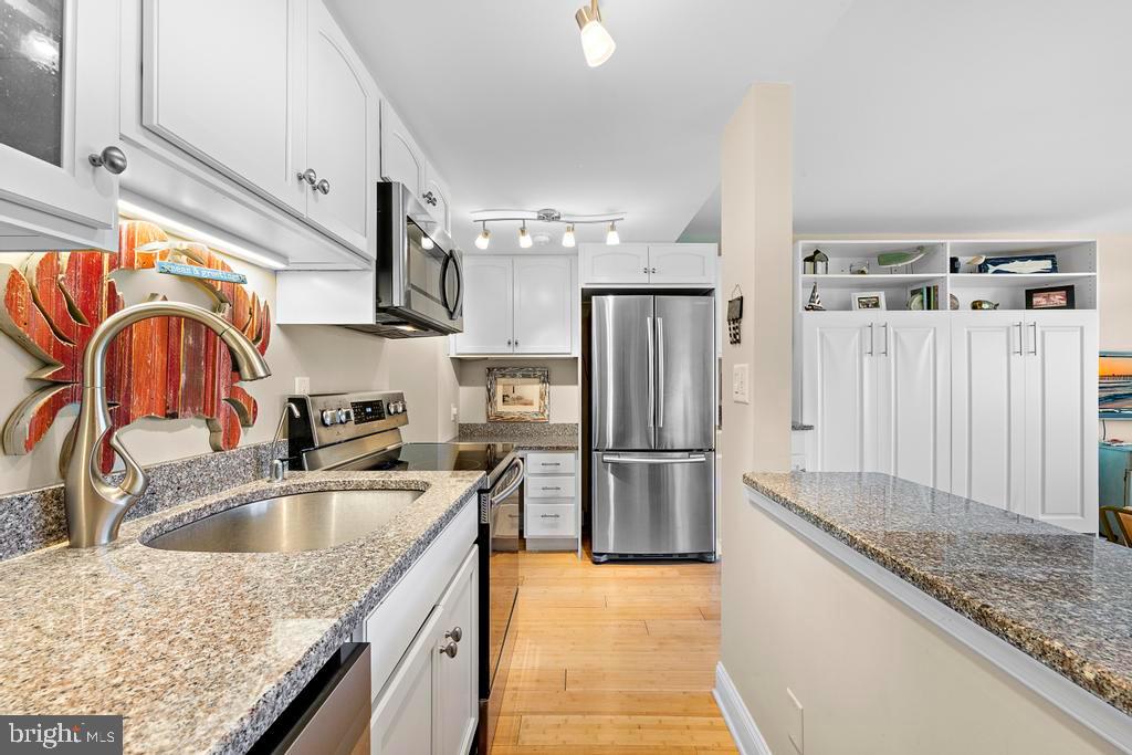 401 BROADWAY Unit: 6