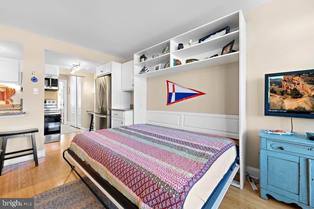 401 BROADWAY Unit: 6