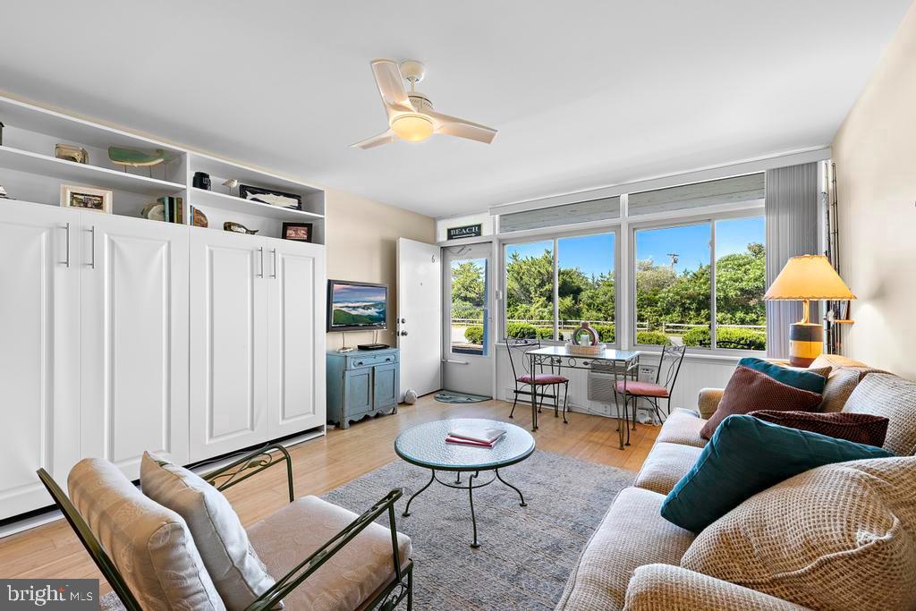 401 BROADWAY Unit: 6