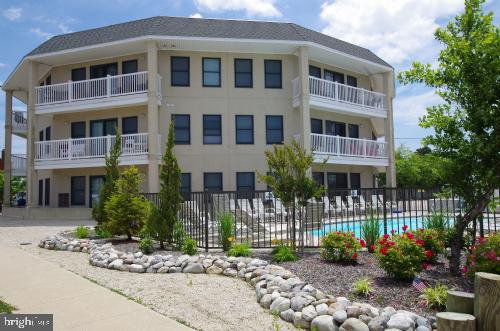 1810 CENTRAL AVENUE Unit: 15