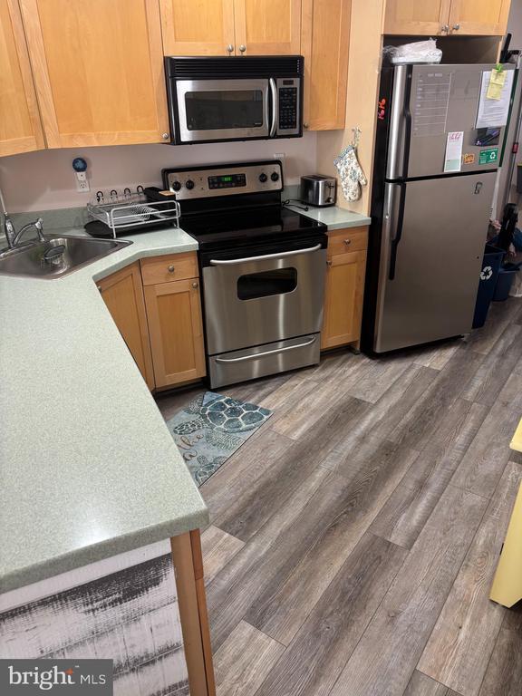 1810 CENTRAL AVENUE Unit: 15