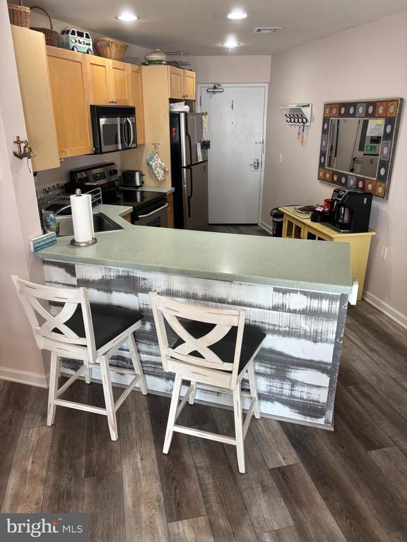 1810 CENTRAL AVENUE Unit: 15