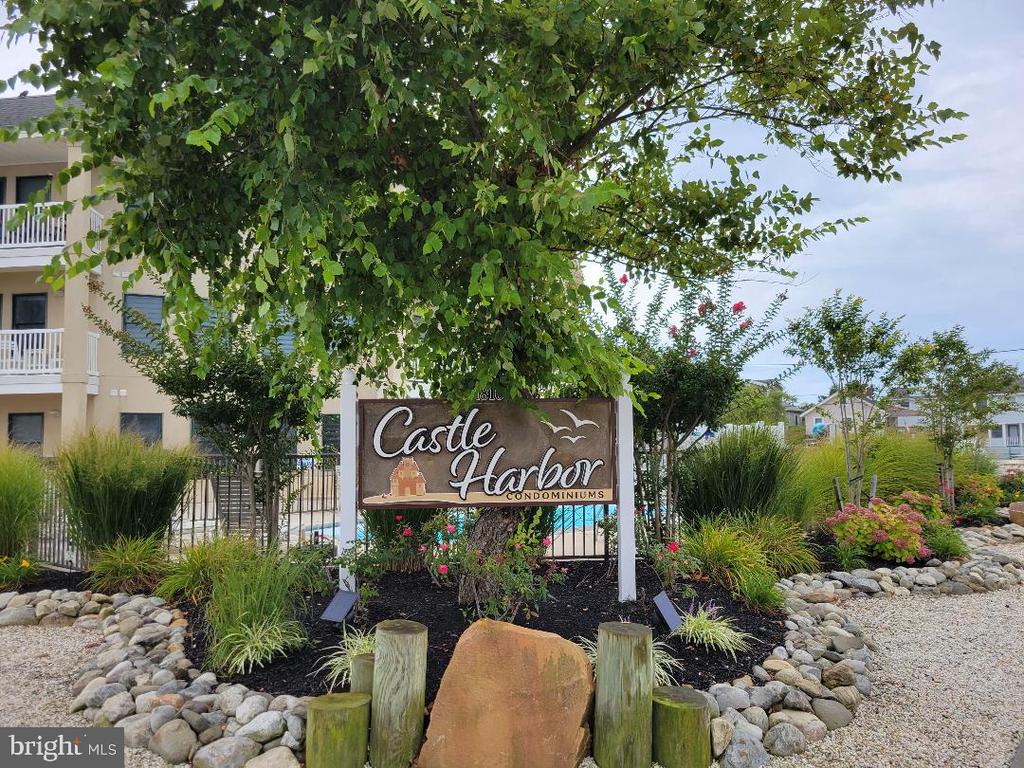 1810 CENTRAL AVENUE Unit: 15