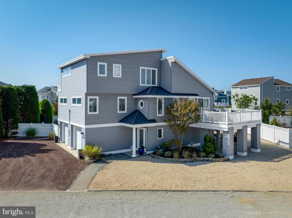 1104-F LONG BEACH BLVD