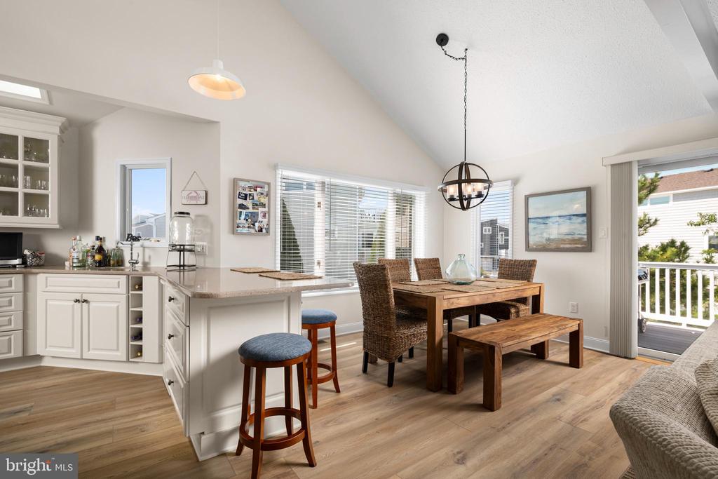 1104-F LONG BEACH BLVD