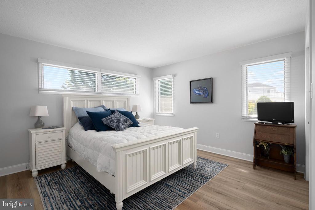 1104-F LONG BEACH BLVD