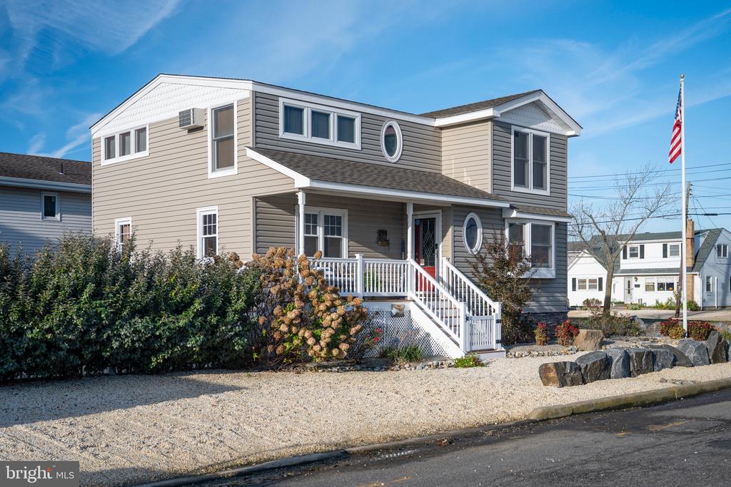 294 N 2ND