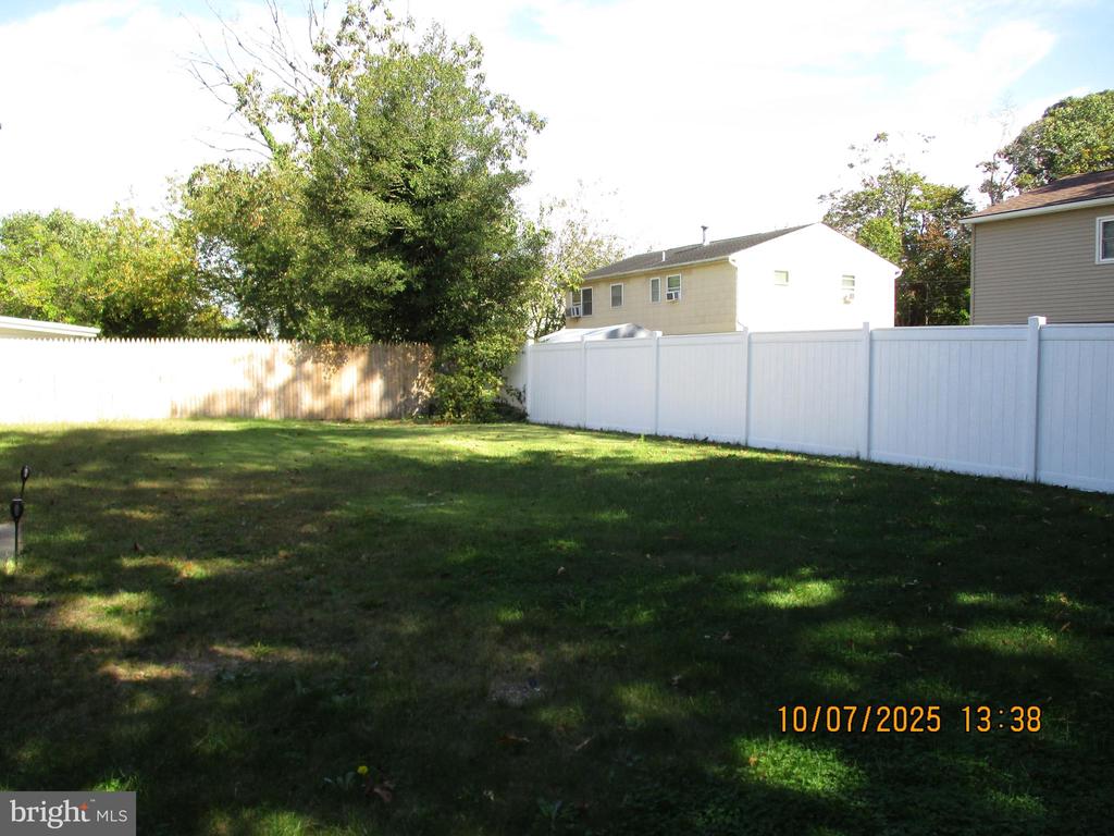 153 OAKLEAF DRIVE