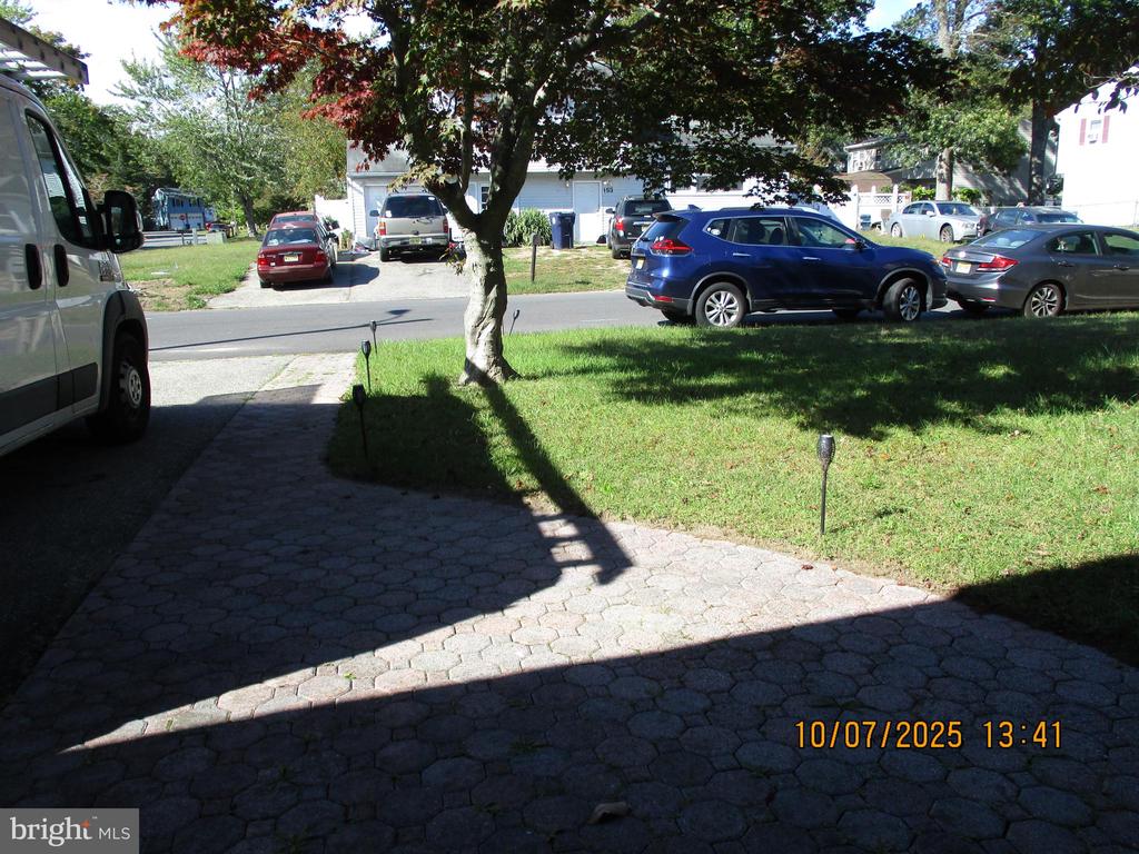 153 OAKLEAF DRIVE