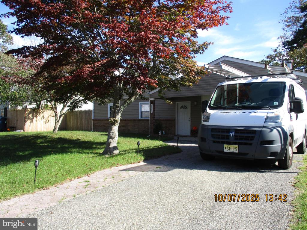 153 OAKLEAF DRIVE