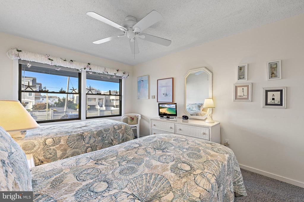 1001 OCEAN Unit: 1012