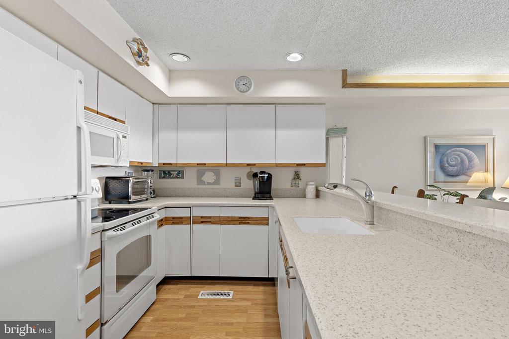 1001 OCEAN Unit: 1012