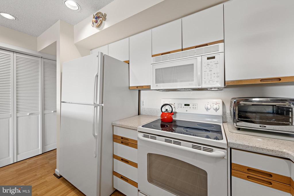 1001 OCEAN Unit: 1012