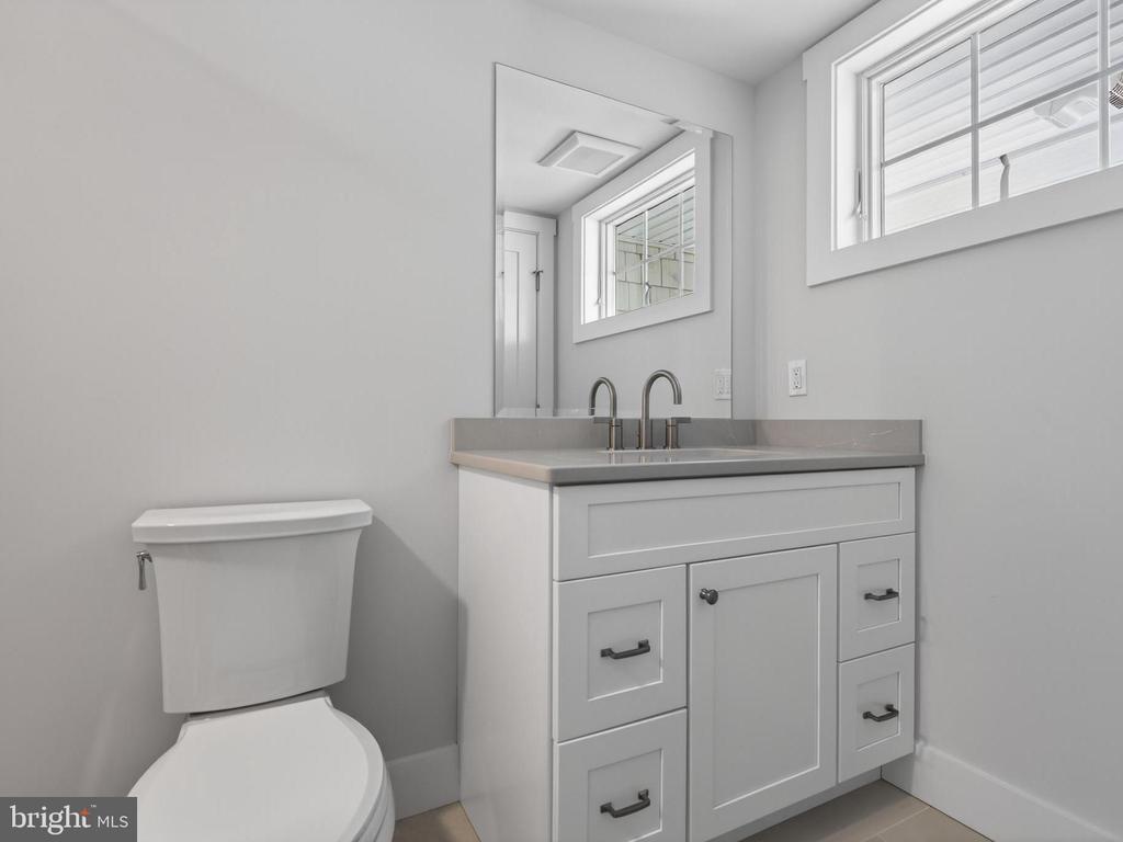 7 W COHASSET ROAD