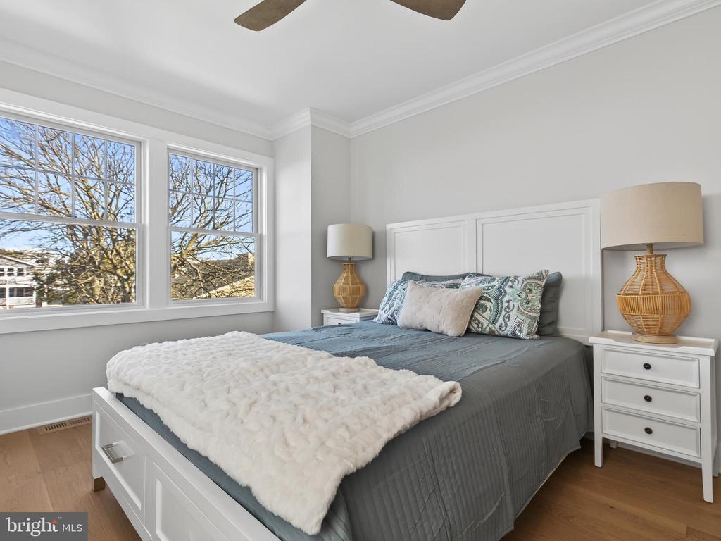 7 W COHASSET ROAD
