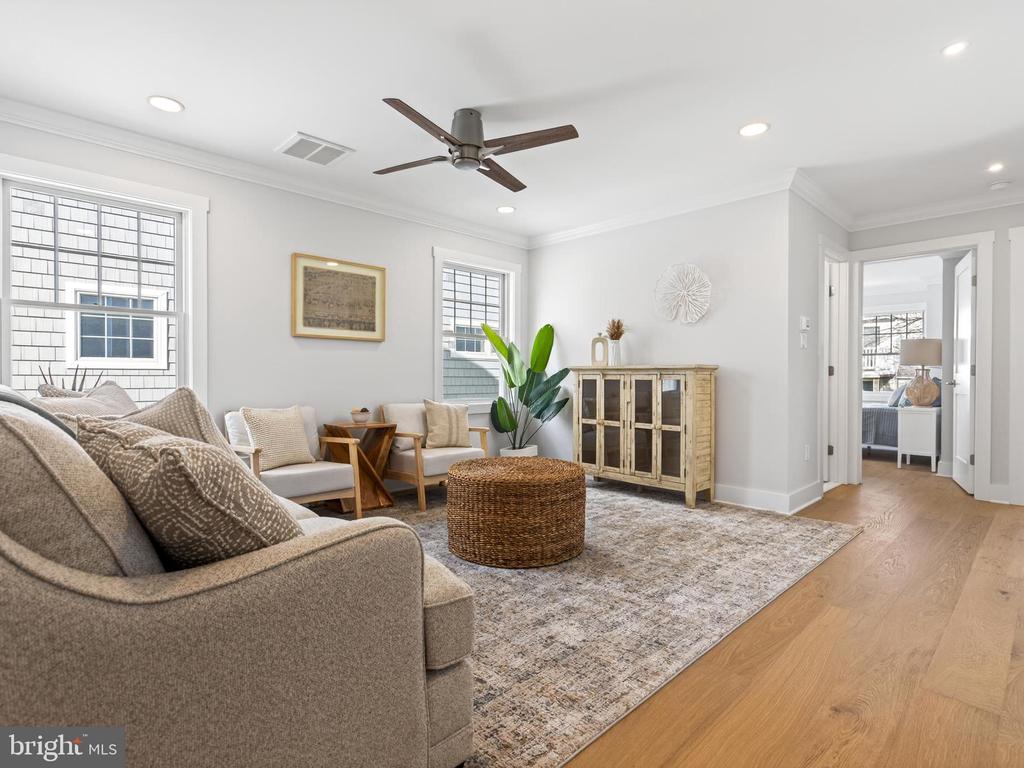 7 W COHASSET ROAD