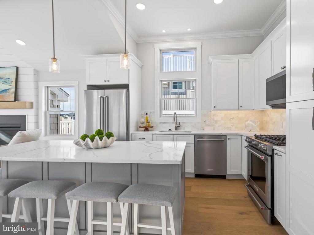 7 W COHASSET ROAD