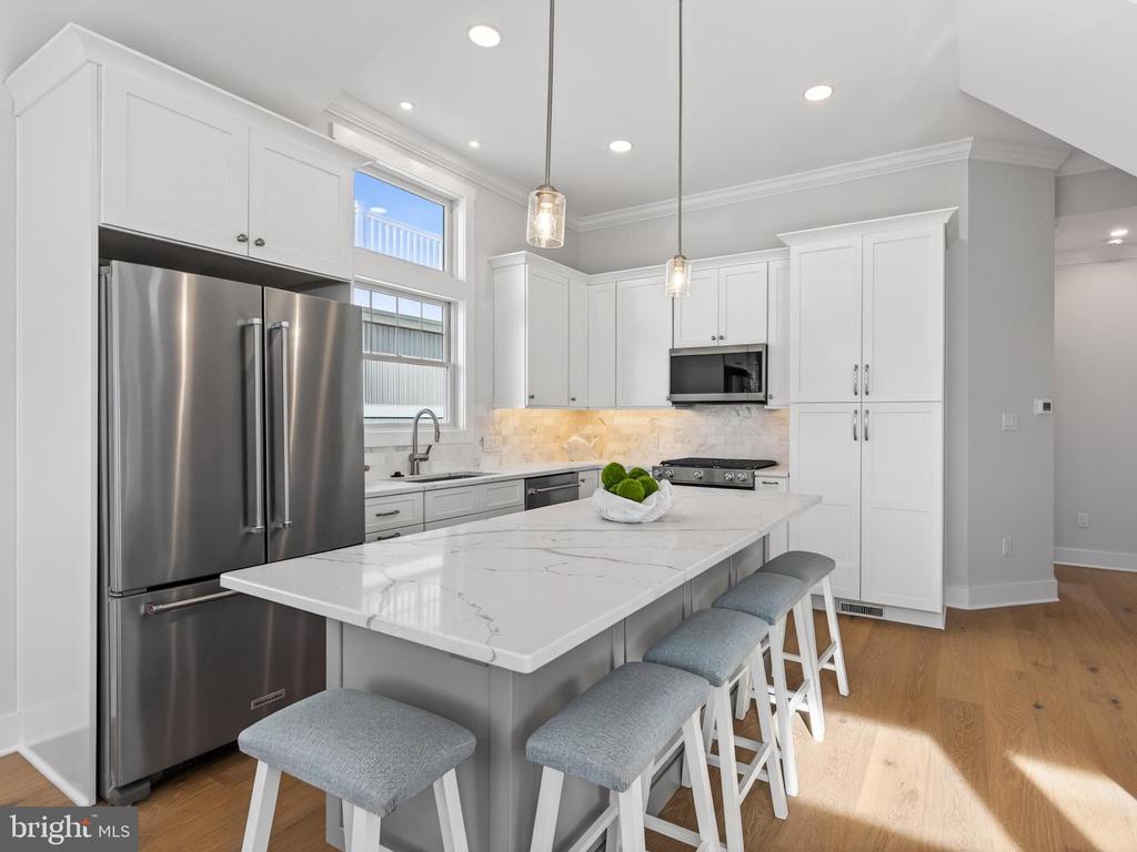 7 W COHASSET ROAD