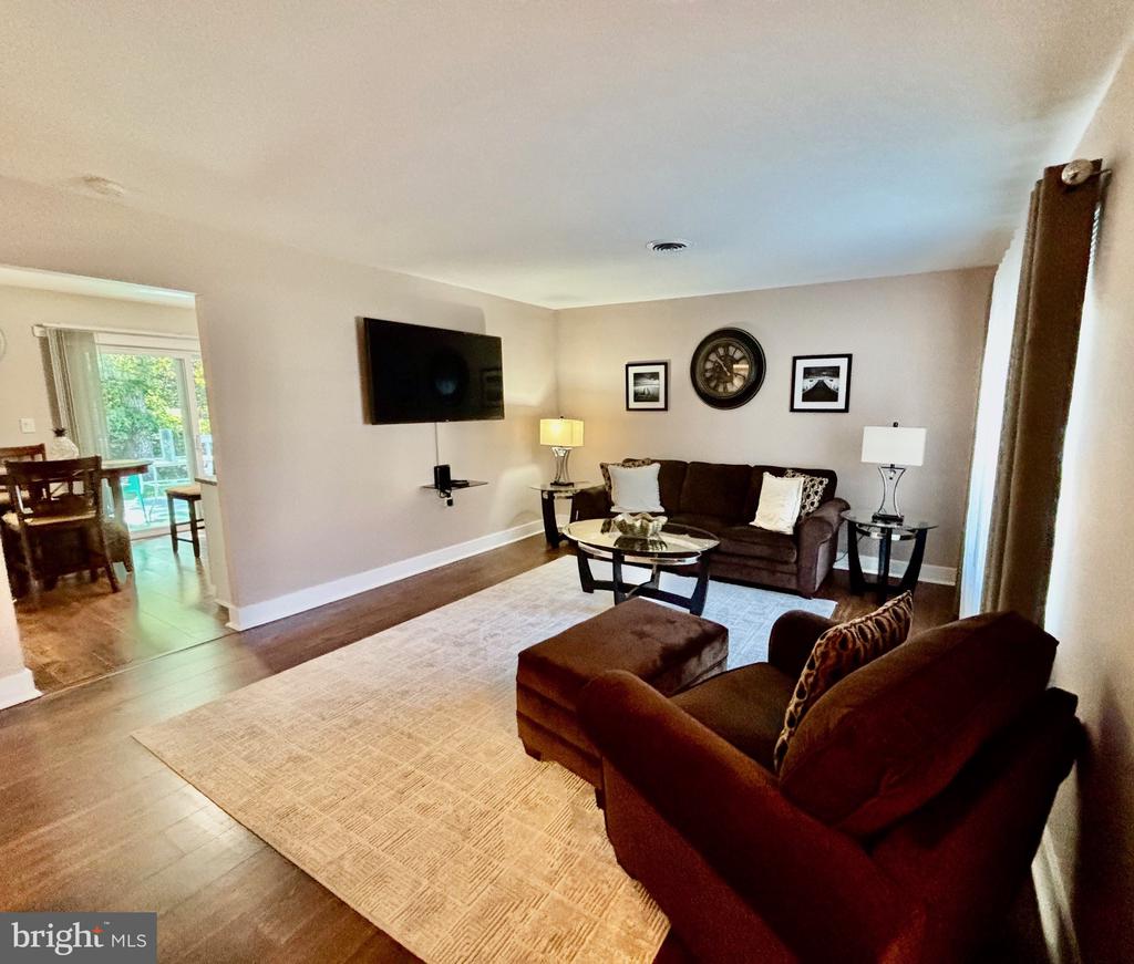 209 LEXINGTON DRIVE