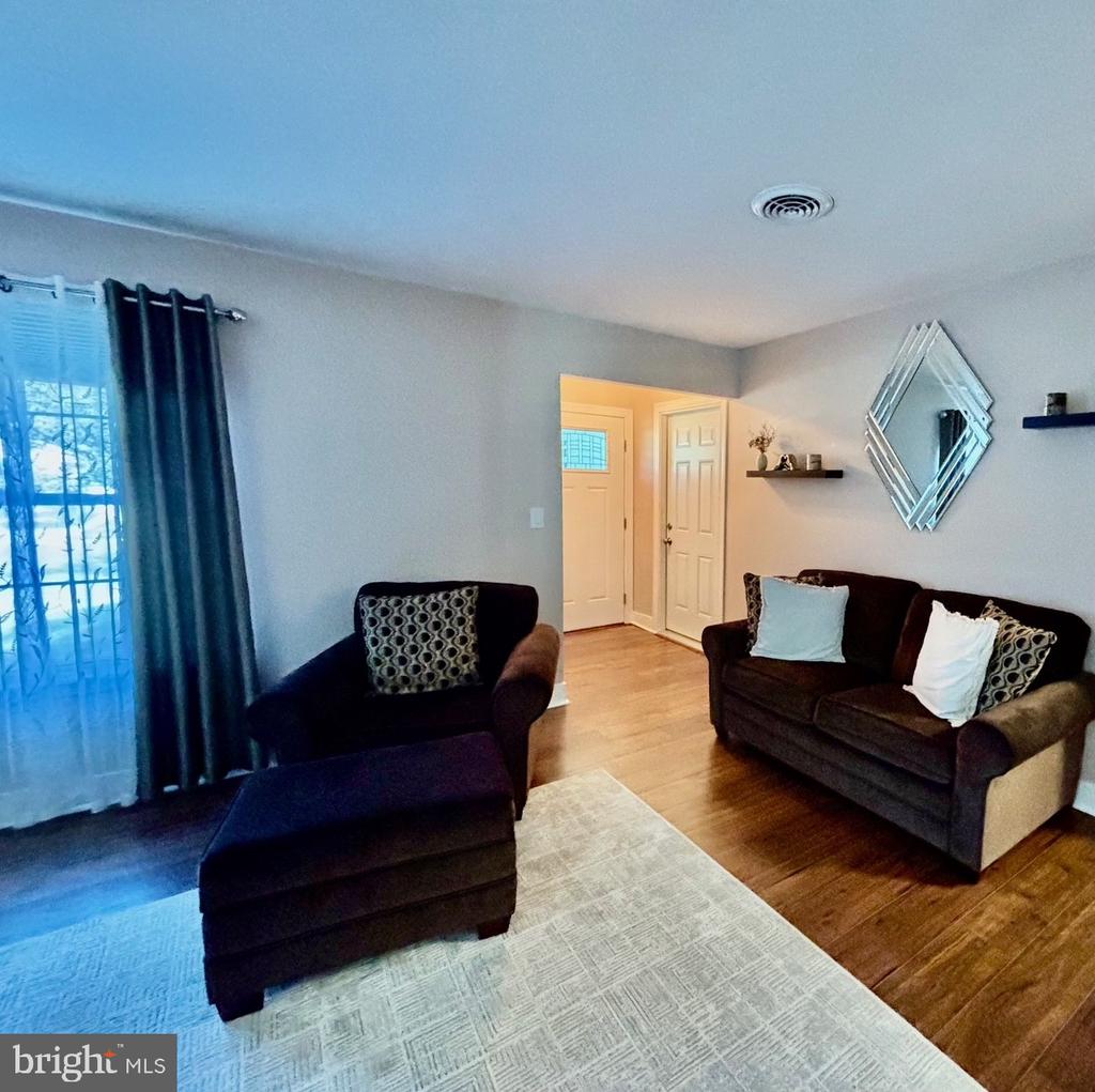 209 LEXINGTON DRIVE