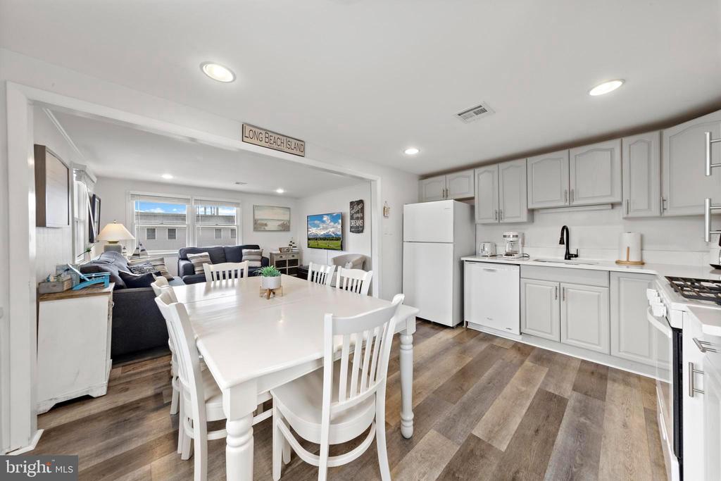 13 W JOAN ROAD Unit: 2