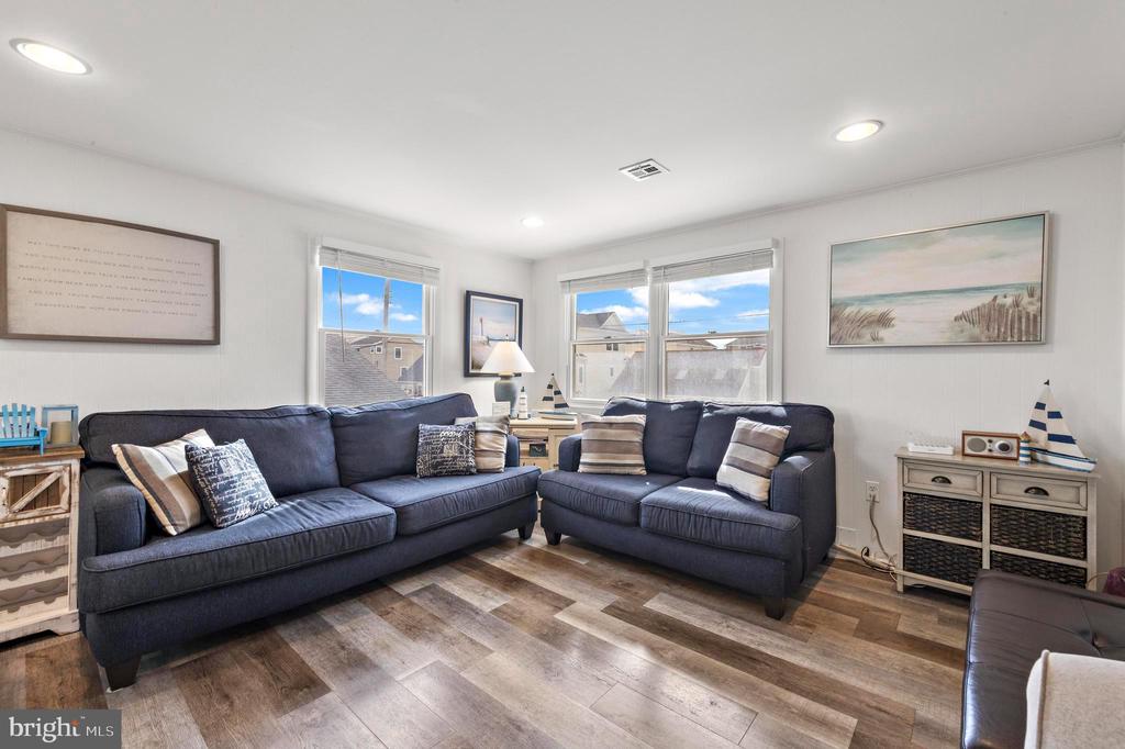 13 W JOAN ROAD Unit: 2