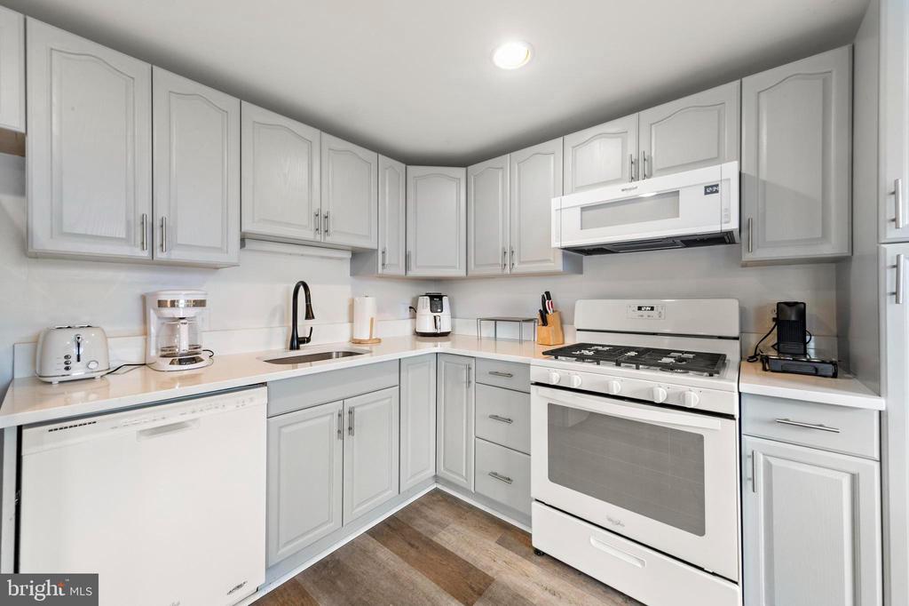 13 W JOAN ROAD Unit: 2
