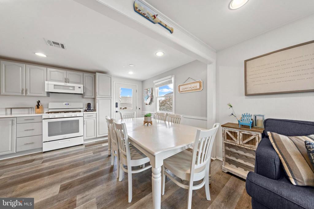 13 W JOAN ROAD Unit: 2
