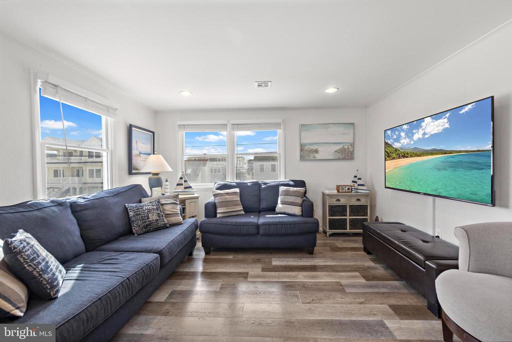 13 W JOAN ROAD Unit: 2