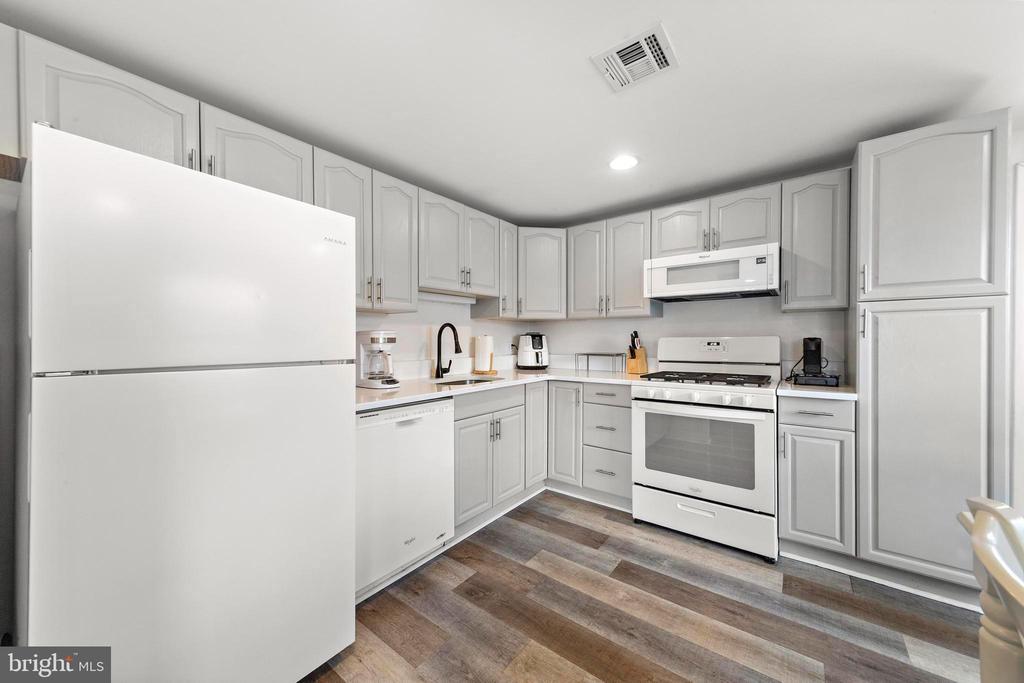 13 W JOAN ROAD Unit: 2