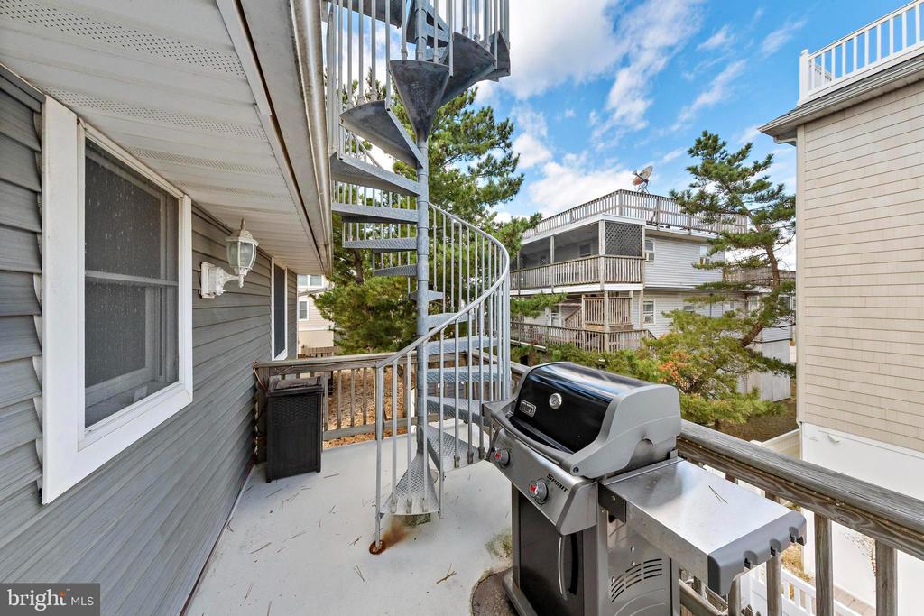 13 W JOAN ROAD Unit: 2