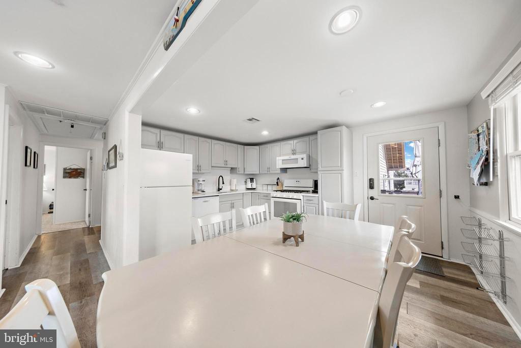 13 W JOAN ROAD Unit: 2