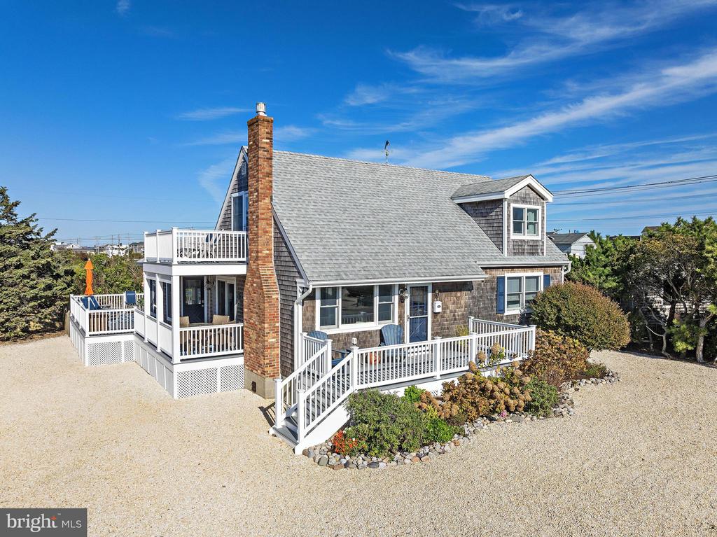 3 WARWICK AVENUE