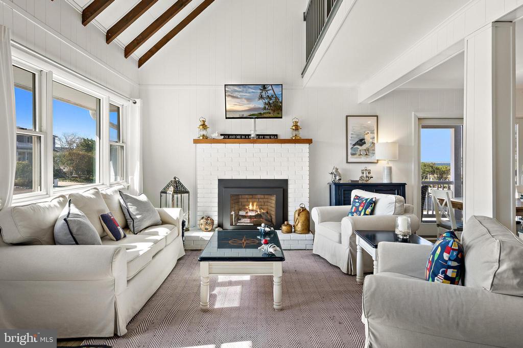 3 WARWICK AVENUE