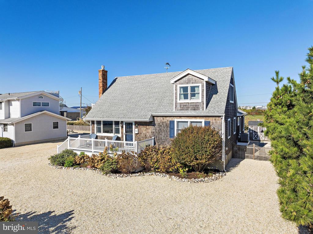 3 WARWICK AVENUE
