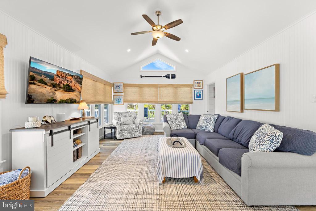 3 WARWICK AVENUE