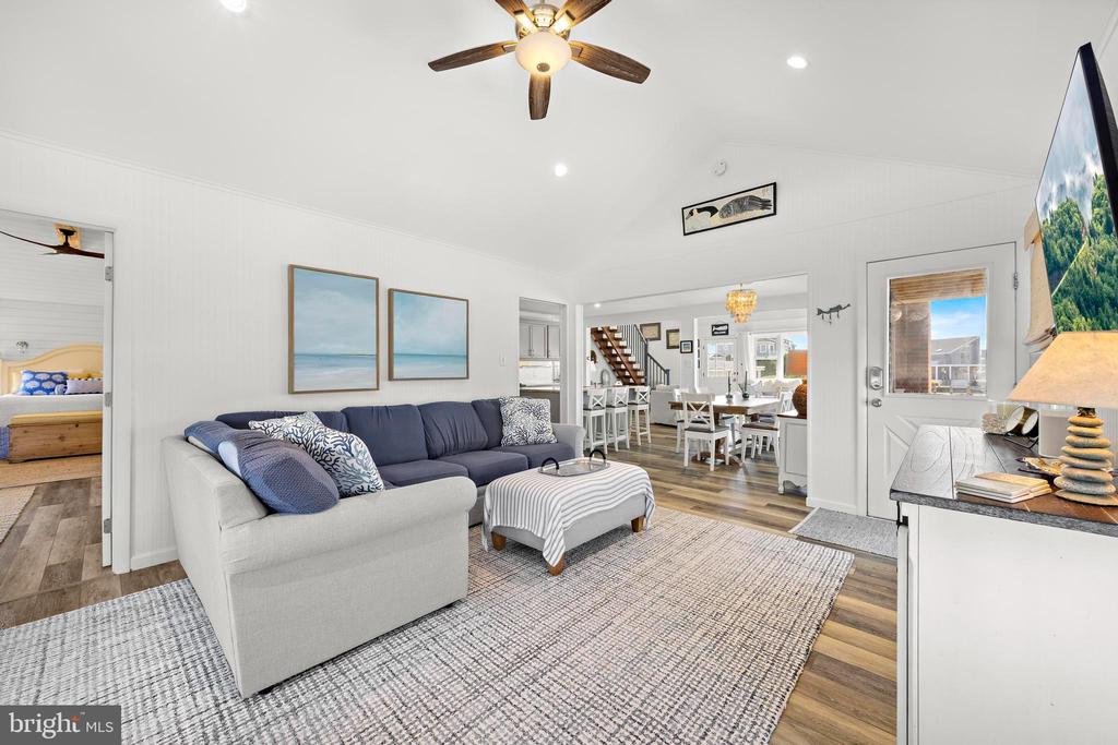 3 WARWICK AVENUE