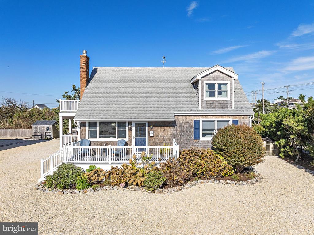 3 WARWICK AVENUE