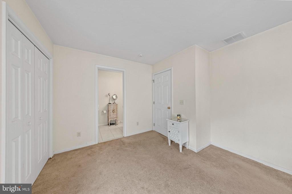 6412 U-A LONG BEACH BOULEVARD