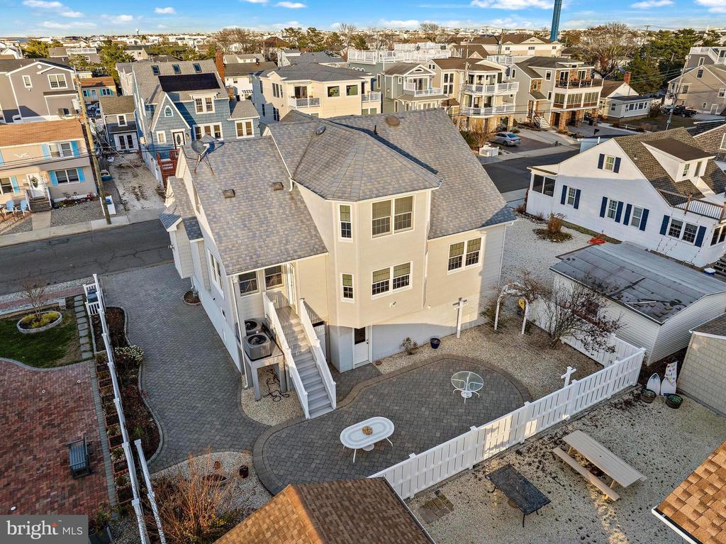 40 W MARYLAND AVENUE