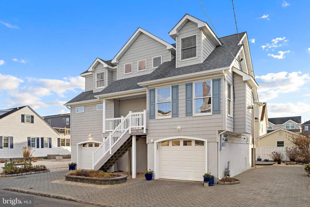 40 W MARYLAND AVENUE