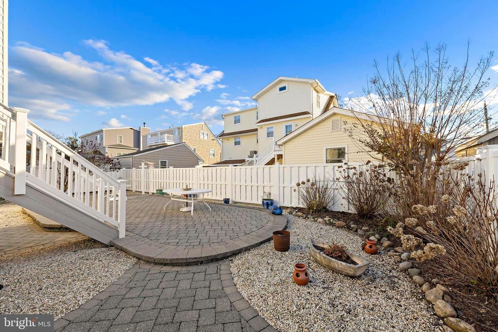 40 W MARYLAND AVENUE