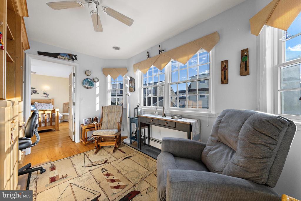 40 W MARYLAND AVENUE