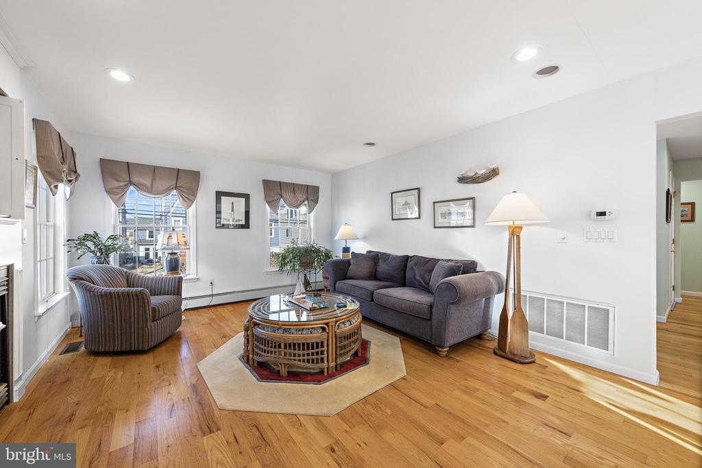 40 W MARYLAND AVENUE
