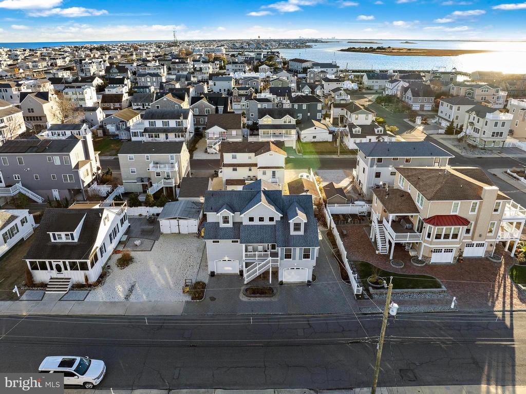 40 W MARYLAND AVENUE