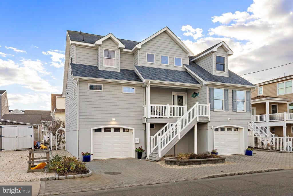 40 W MARYLAND AVENUE