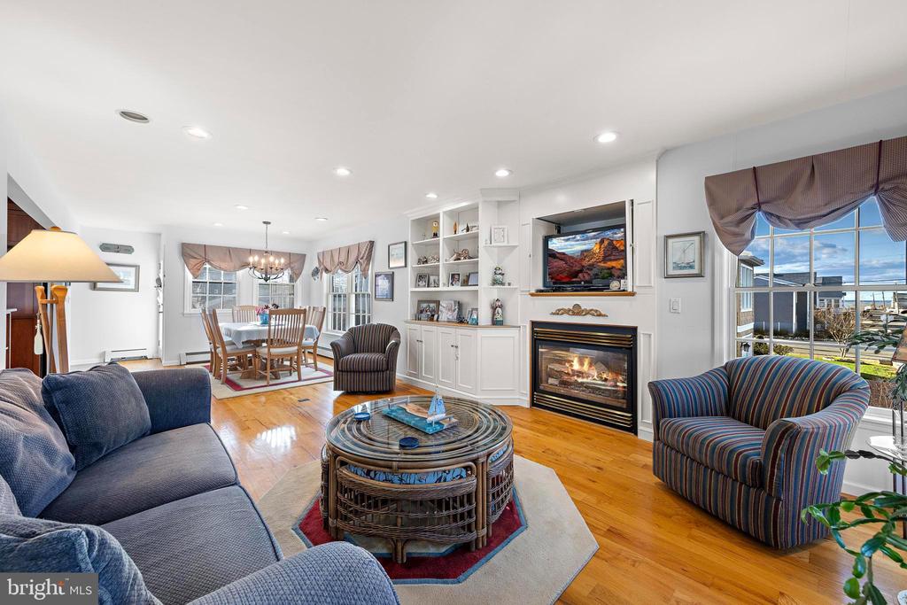40 W MARYLAND AVENUE