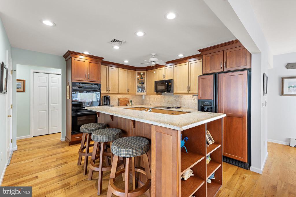 40 W MARYLAND AVENUE