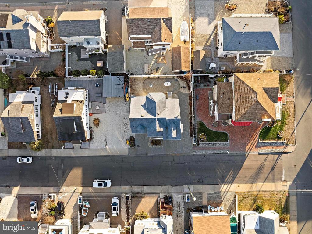 40 W MARYLAND AVENUE