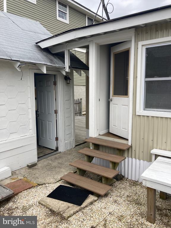 2109 CENTRAL AVENUE
